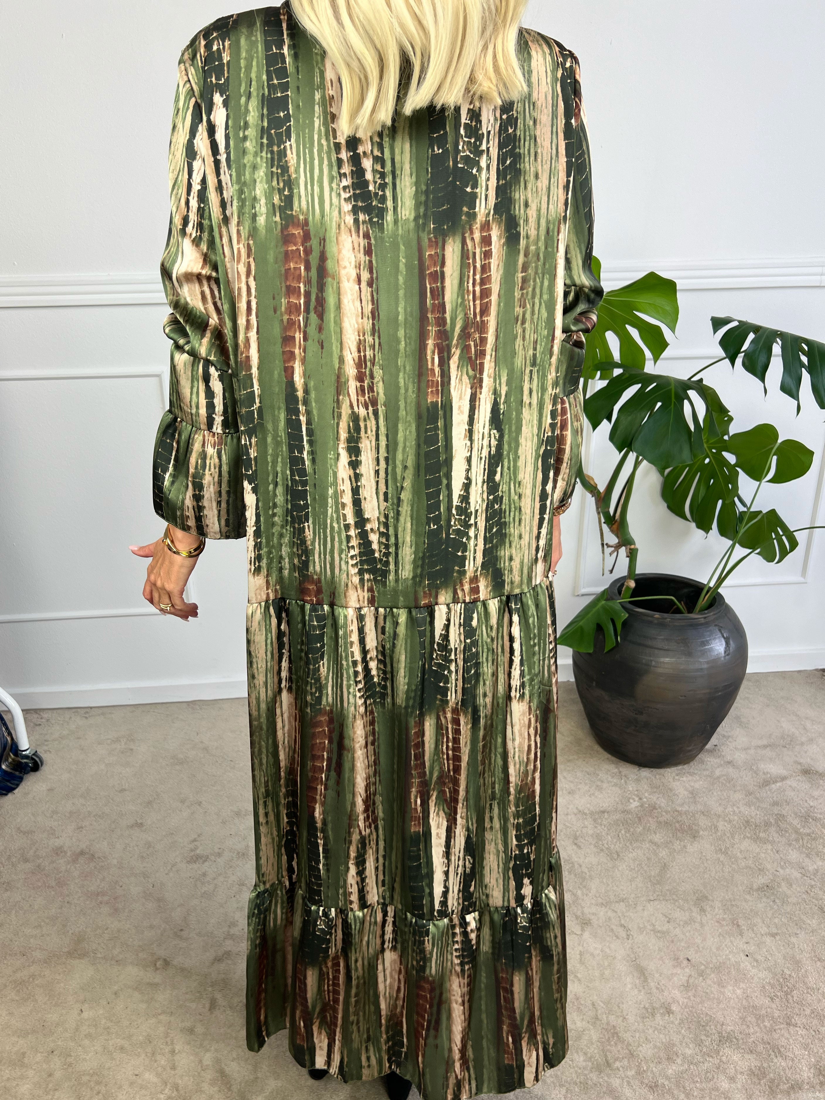 Flores - Lang mønstret lag på lag kjole i silkelook